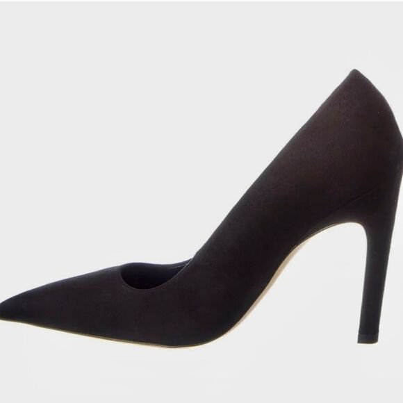 Good American The Icon Pointed Toe Pump in Black Suede - Picture 6 of 16